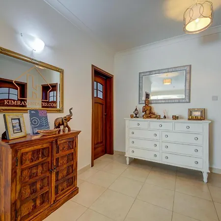 Bright And Airy 3br With Private Terrace By 360 Estates Daire Marsaskala