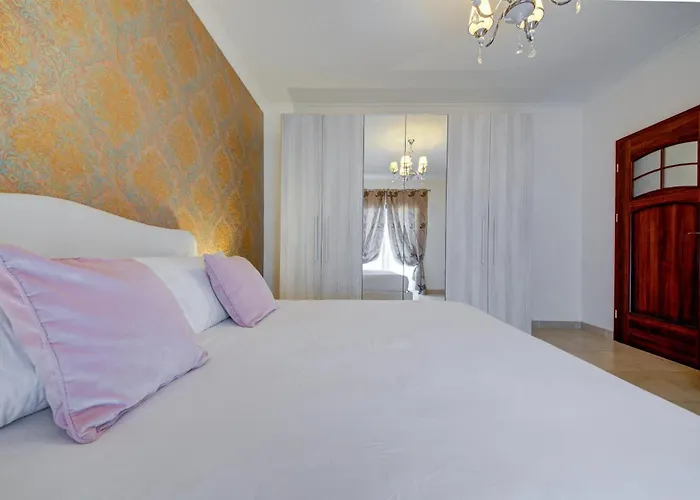 Bright And Airy 3br With Private Terrace By 360 Estates Marsaskala