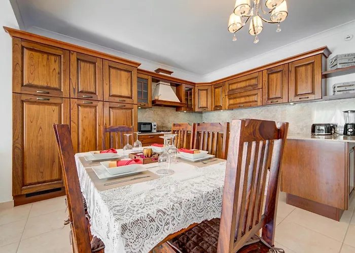 Bright And Airy 3br With Private Terrace By 360 Estates Marsaskala