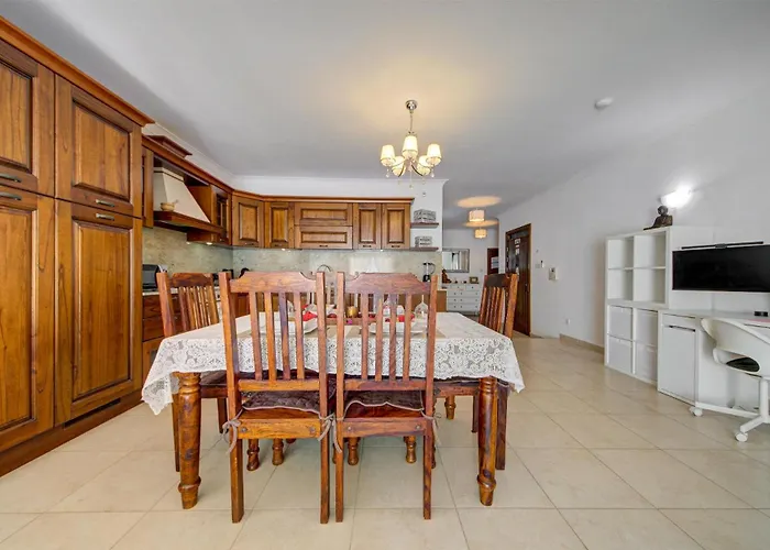 Bright And Airy 3br With Private Terrace By 360 Estates
