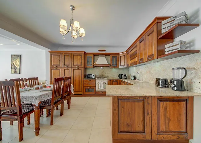 Bright And Airy 3br With Private Terrace By 360 Estates