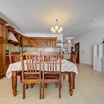 Bright And Airy 3br With Private Terrace By 360 Estates