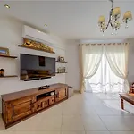 아파트 Bright And Airy 3br With Private Terrace By 360 Estates