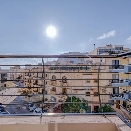 Bright And Airy 3br With Private Terrace By 360 Estates