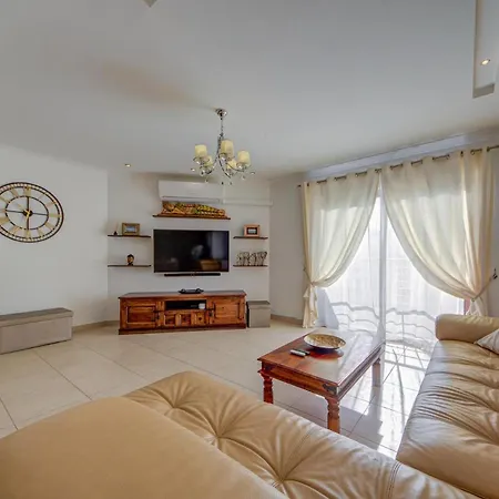 Bright And Airy 3br With Private Terrace By 360 Estates Apartment