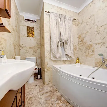 Bright And Airy 3br With Private Terrace By 360 Estates *