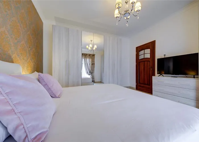 Bright And Airy 3br With Private Terrace By 360 Estates Διαμέρισμα