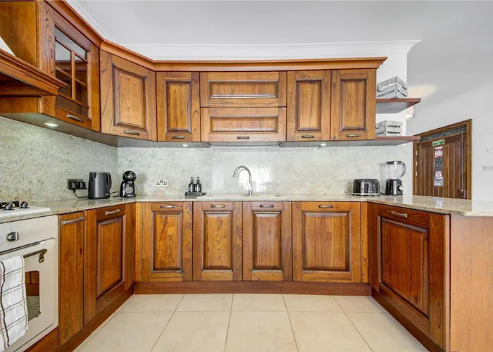 Bright And Airy 3br With Private Terrace By 360 Estates Apartment *