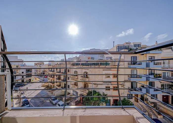 Bright And Airy 3br With Private Terrace By 360 Estates