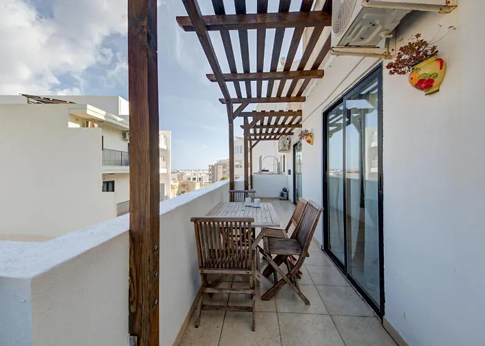 Διαμέρισμα Bright And Airy 3br With Private Terrace By 360 Estates *
